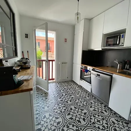 2 Pieces Avec Parking Quartier Du *