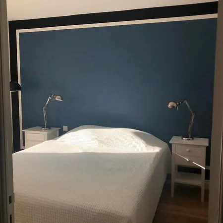 2 Pieces Avec Parking Quartier Du *