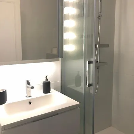 2 Pieces Avec Parking Quartier Du 아파트 *