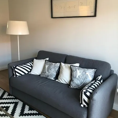 Apartment 2 Pieces Avec Parking Quartier Du *