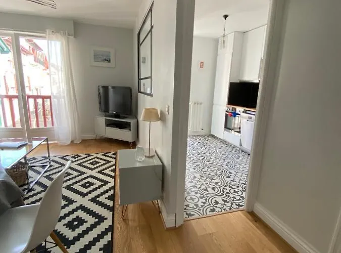 2 Pieces Avec Parking Quartier Du Apartamento