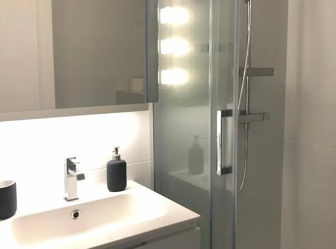 2 Pieces Avec Parking Quartier Du Apartamento *